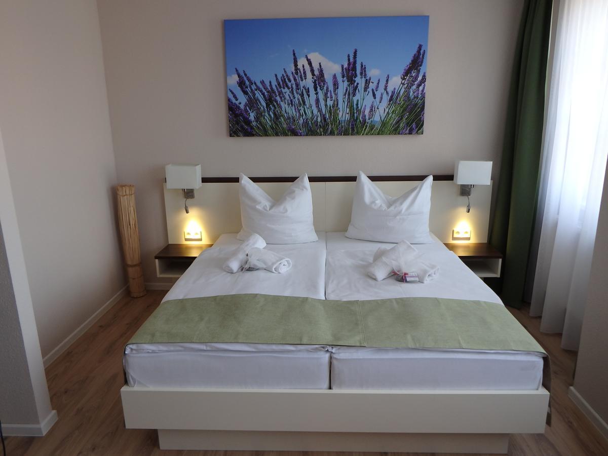 Garni Hotel Lavendelhof Nauen Esterno foto
