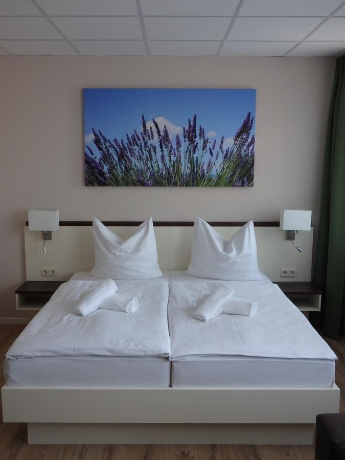 Garni Hotel Lavendelhof Nauen Esterno foto