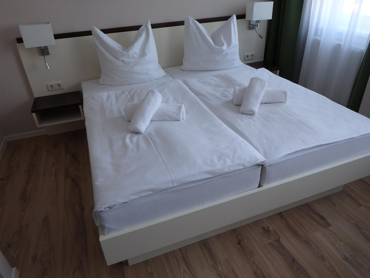 Garni Hotel Lavendelhof Nauen Esterno foto