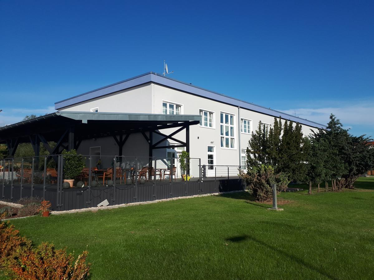 Garni Hotel Lavendelhof Nauen Esterno foto